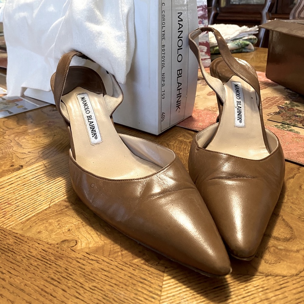 Manolo Blahnik Carolyne sling backs